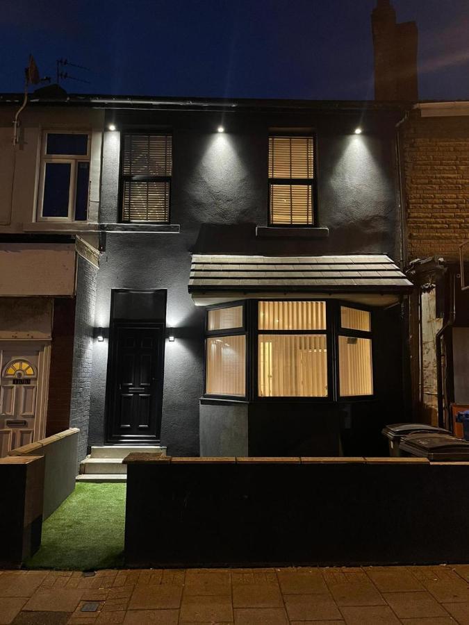 Lovely 2-Bed Apartment In Blackpool Secret House מראה חיצוני תמונה